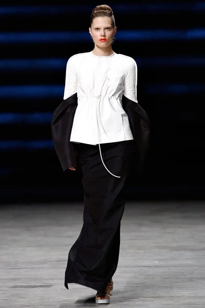 Look 27